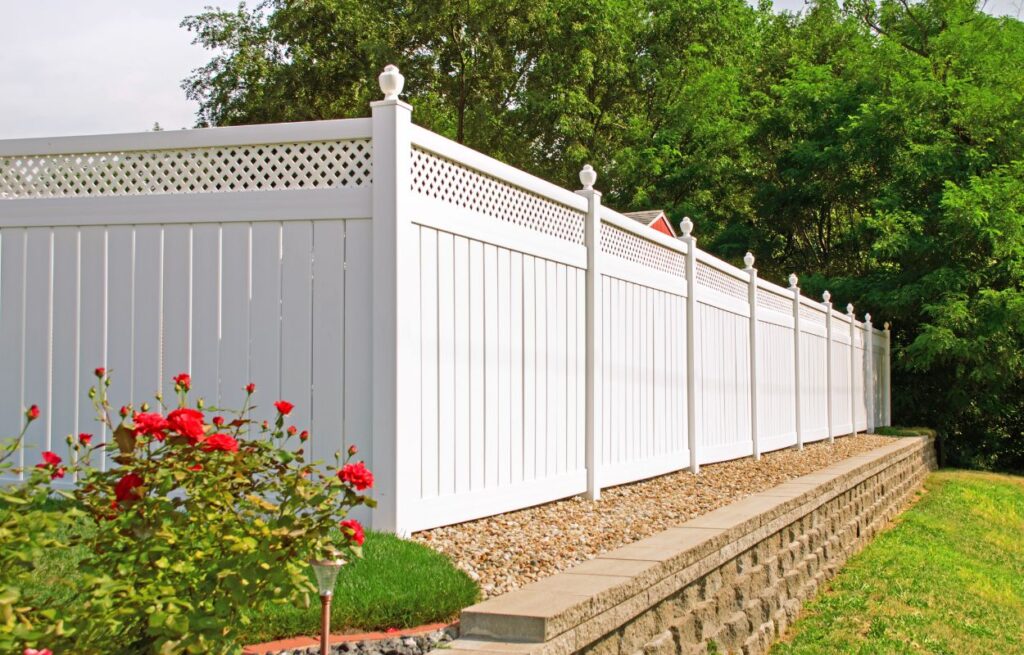 installing vinyl fencing