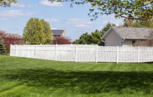 everything you need to know about vinyl fencing
